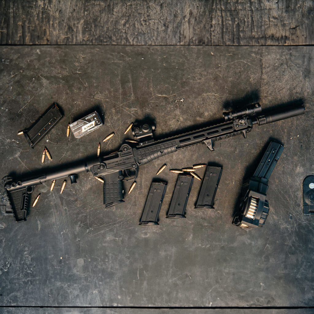 Kel-Tec SUB2000 Black kal. 9×19 mm — lekki, składany karabinek PCC kompatybilny z magazynkami pistoletowymi, idealny do treningu i transportu.