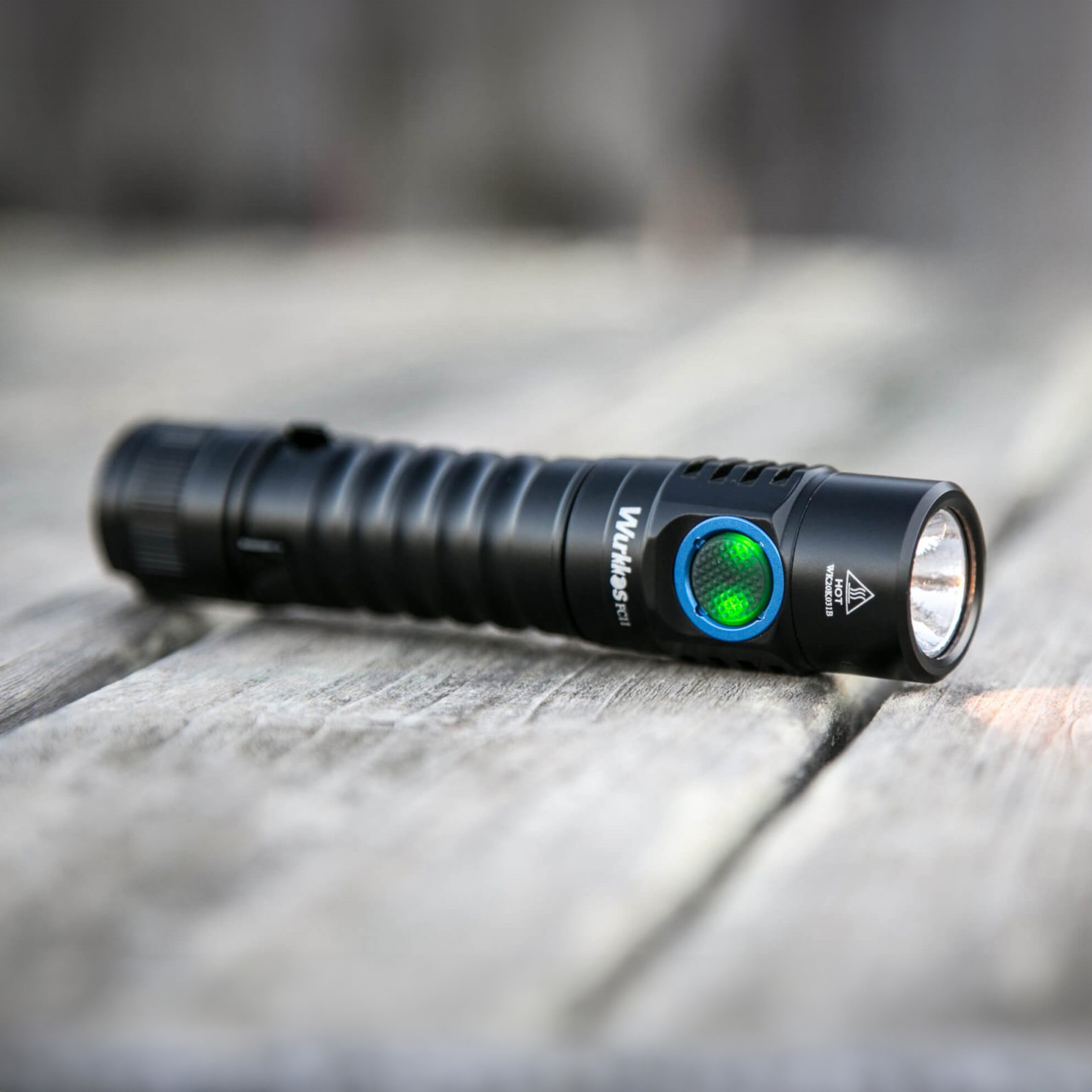 wurkkos fc11 kopia3 wurkkos FC-11 latarka outdoor edc carpatia arms policja wojsko leo lawenforcement